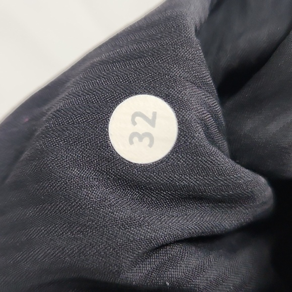 Lululemon ABC Pant Classic in Maroon - Picture 8 of 8